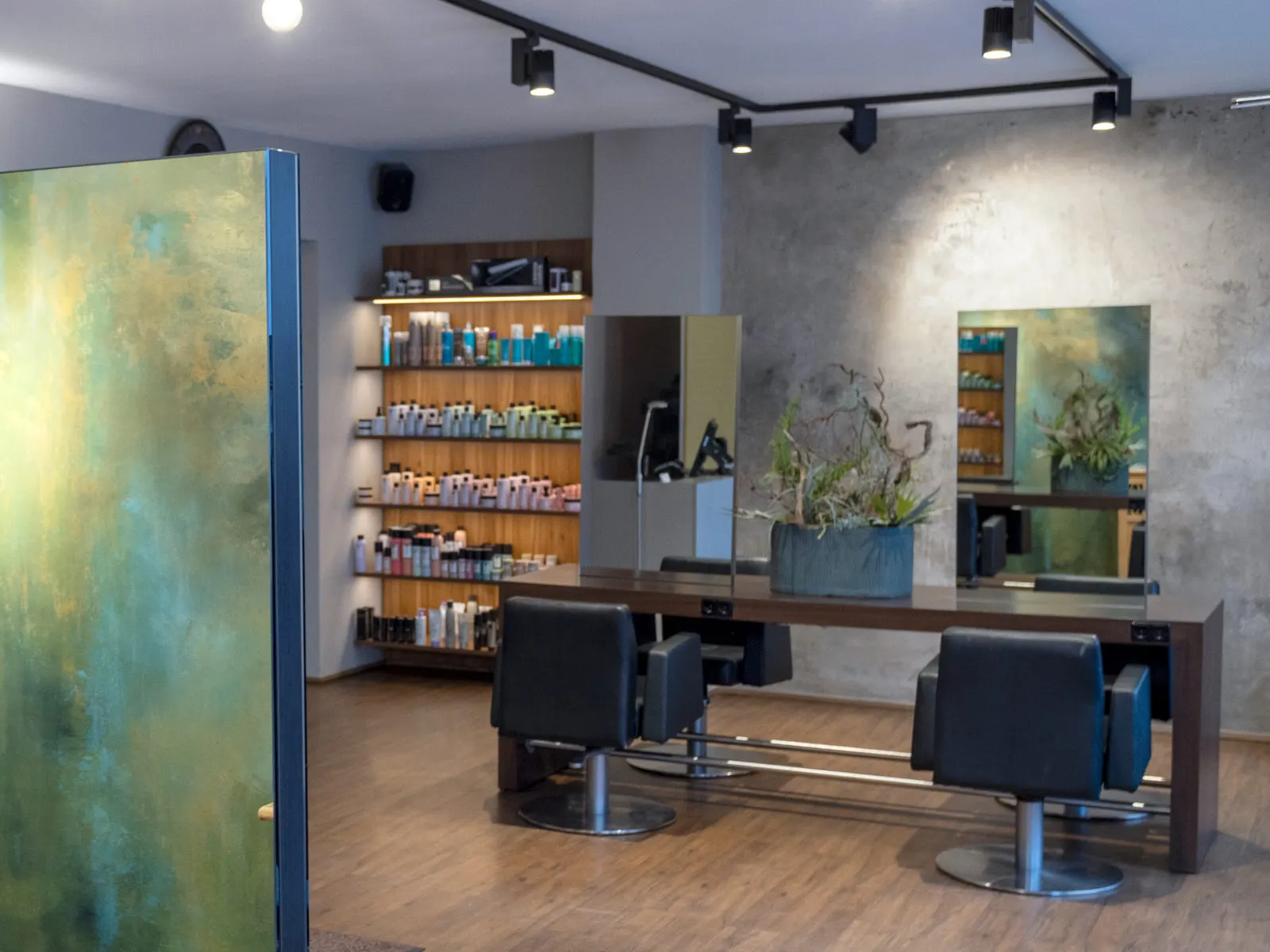 Cut Color Haarmode – Leistung (Originalaufnahme von der bestehenden Website)